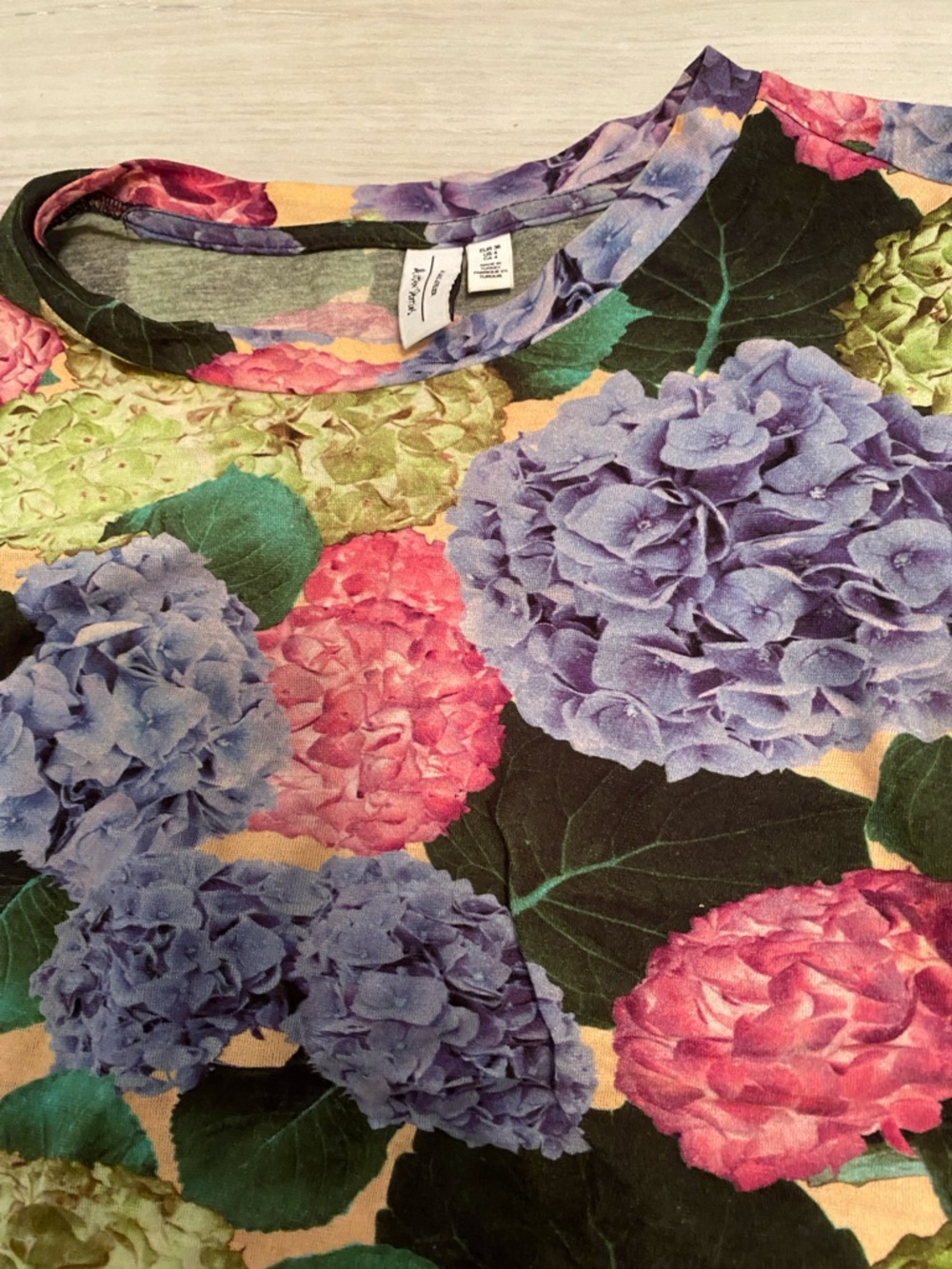 & OTHER STORIES T-Shirt Floral Hydrangea Crewneck Tee - Green Multi size S - Picture 3 of 3